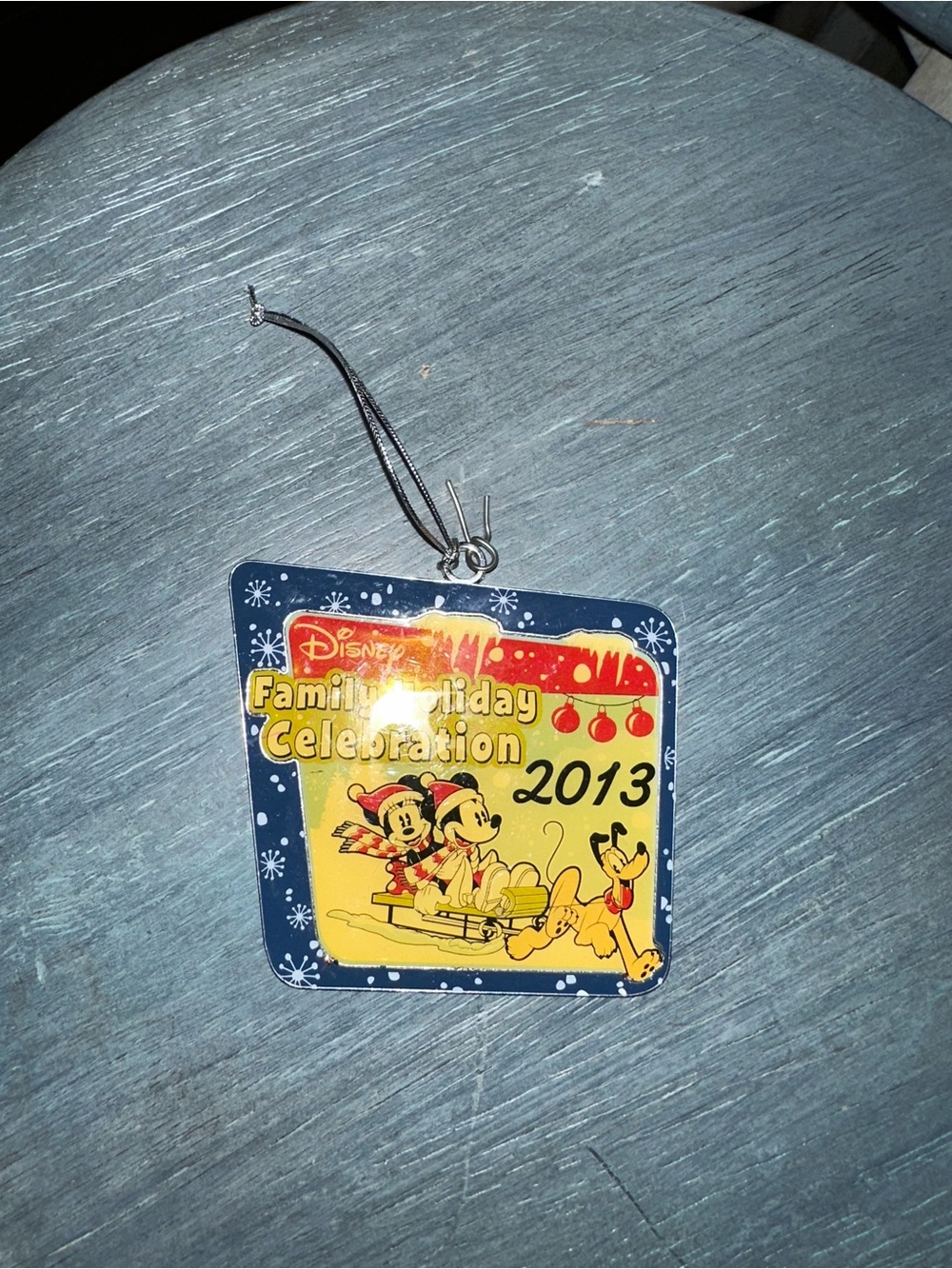 DISNEY CAST MEMBER FAMILY HOLIDAY CELEBRATION 2013 ORNAMENT